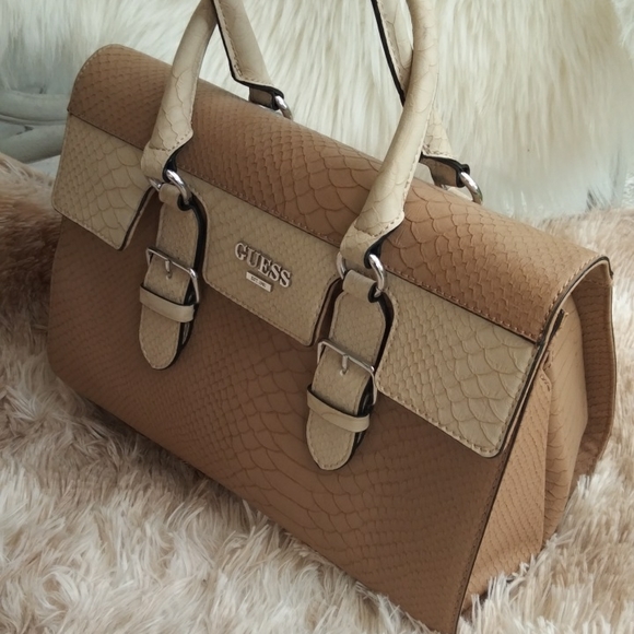 GUESS Handbag - Picture 2 of 8